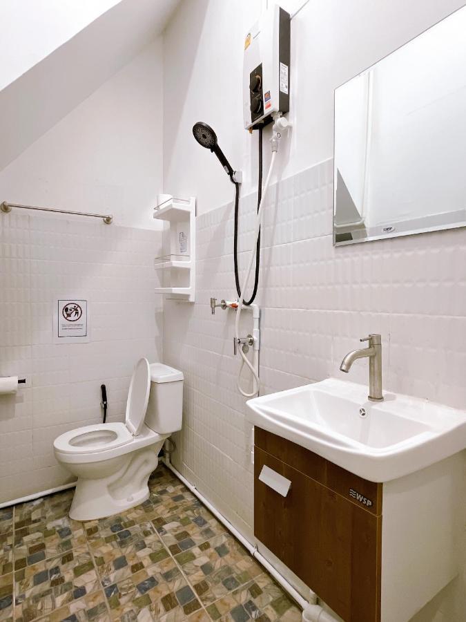 Lively And Cozy Canal House ,Entire House バンコク都 エクステリア 写真