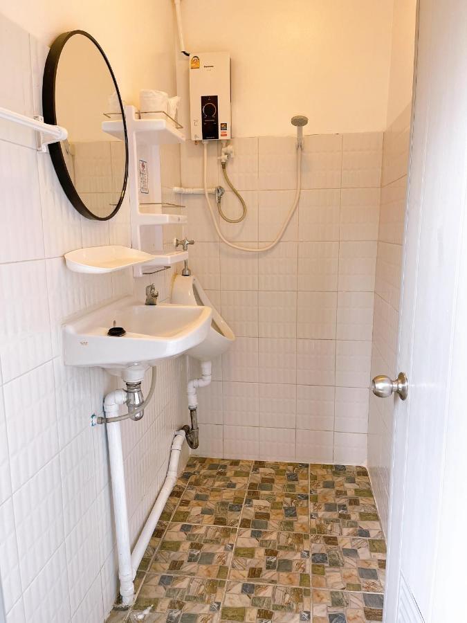 Lively And Cozy Canal House ,Entire House バンコク都 エクステリア 写真