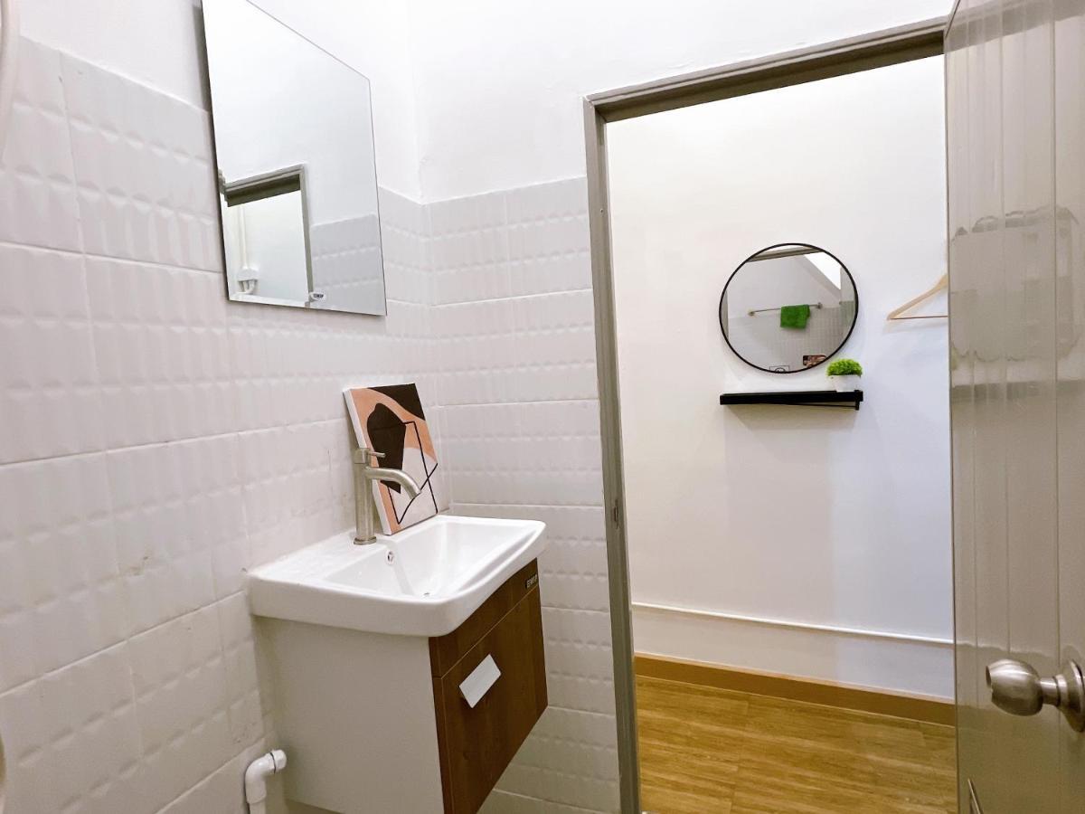 Lively And Cozy Canal House ,Entire House バンコク都 エクステリア 写真